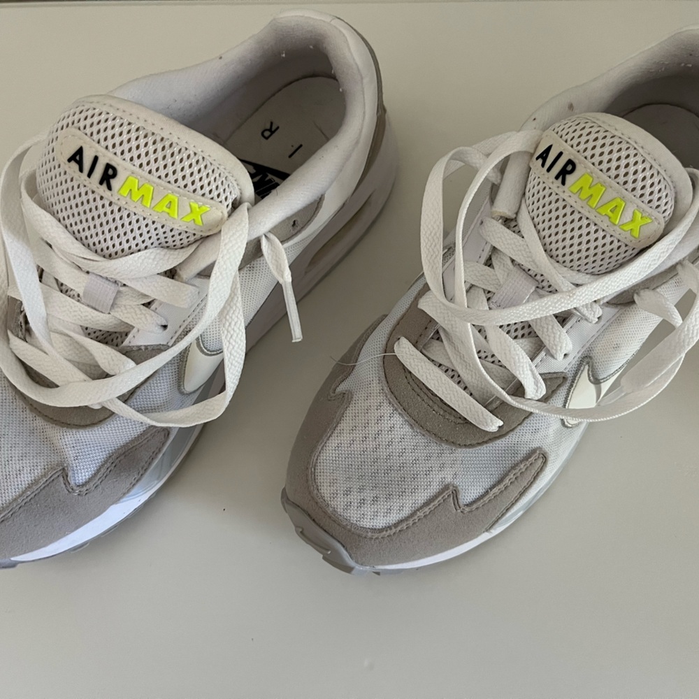 Women’s Nike Air Max size 7
